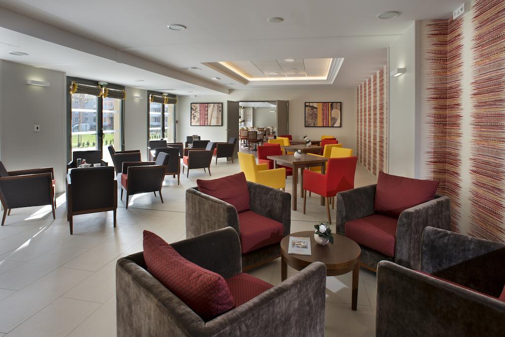 Aparthotel Domitys Les Cigales Du Luberon Cavaillon Exterior foto